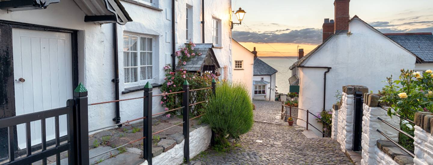devon clovelly cobbled street cottages