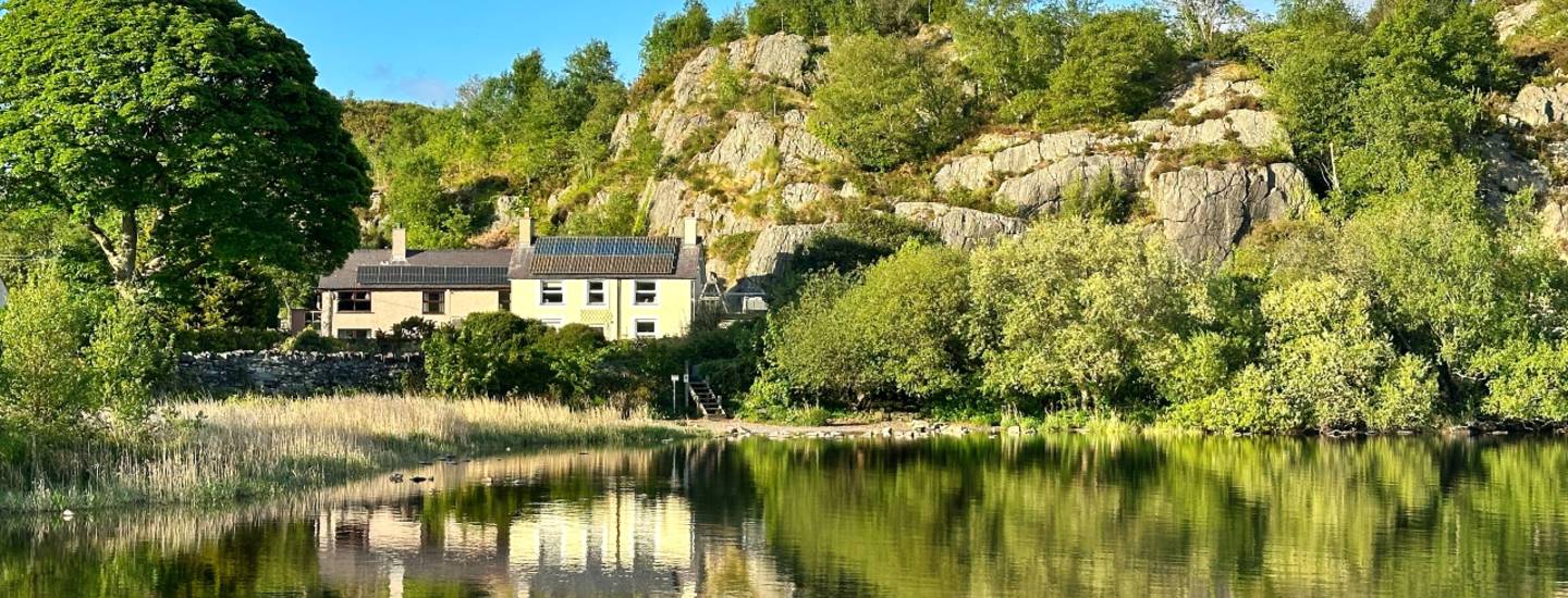gwynedd llyn padarn llanberis stone houses