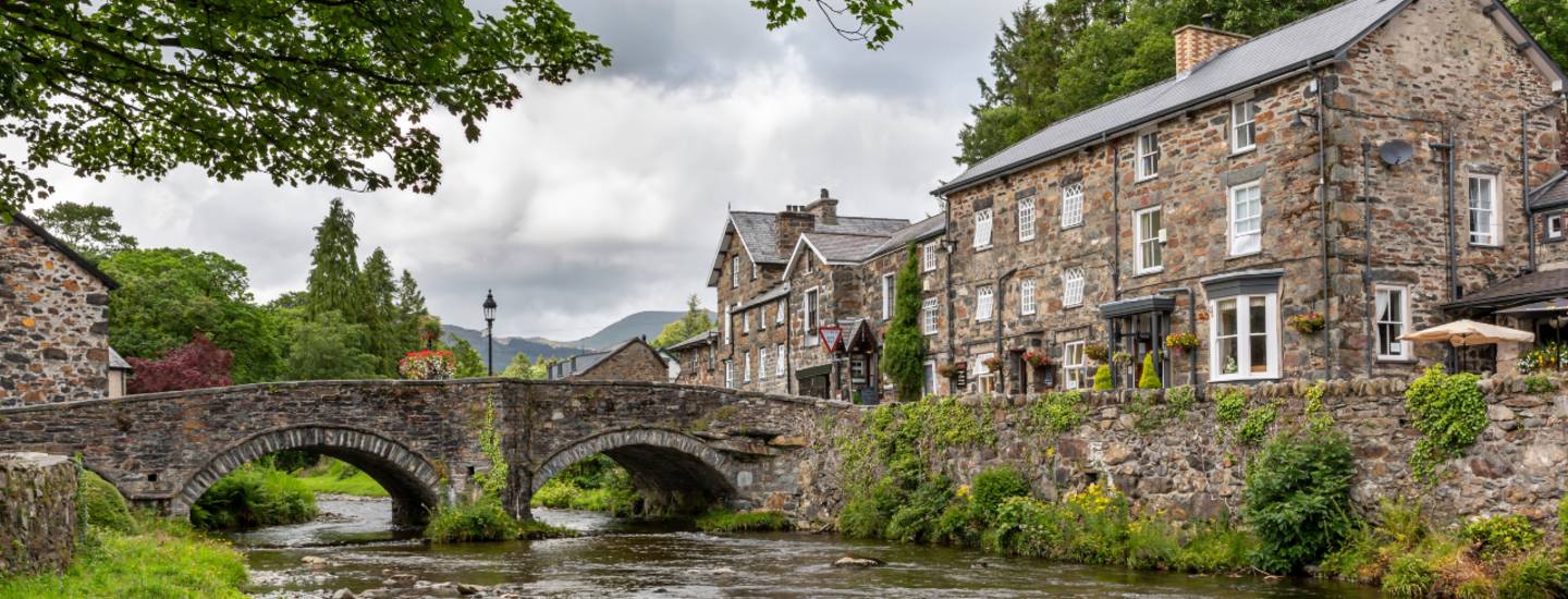 gwynedd river colwyn bridge beddgelert village