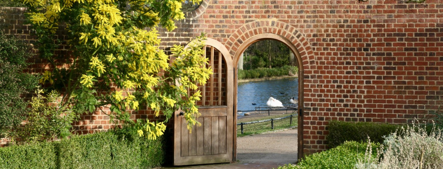 park entrance gate ilford