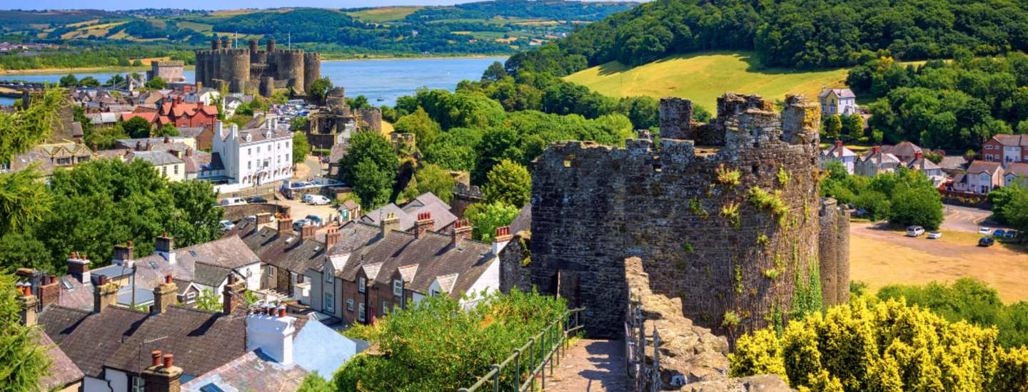 wales conwy castle walls